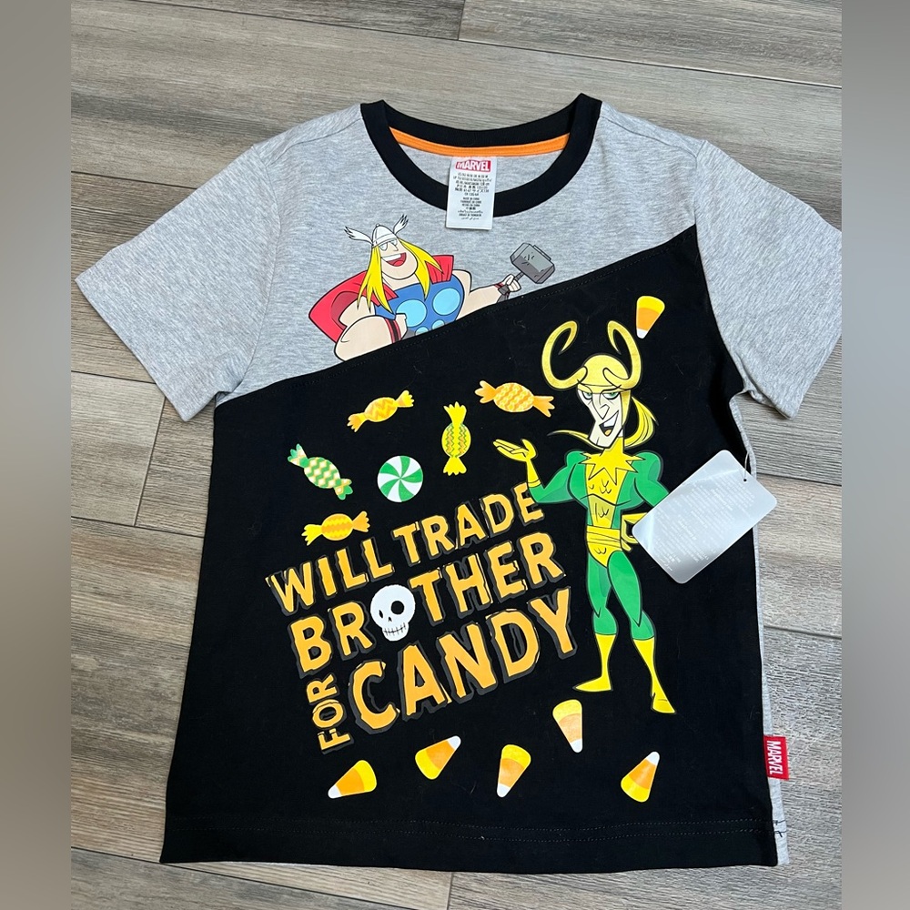 NWT‎ Disney Marvel Halloween Shirt- Medium